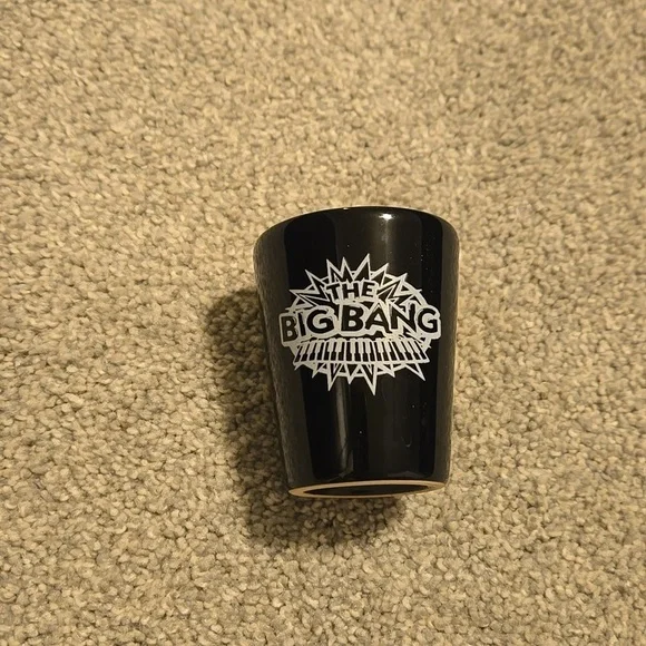 Tha Big Bang Bang This Shot Glass In Black and White - Picture 1 of 4